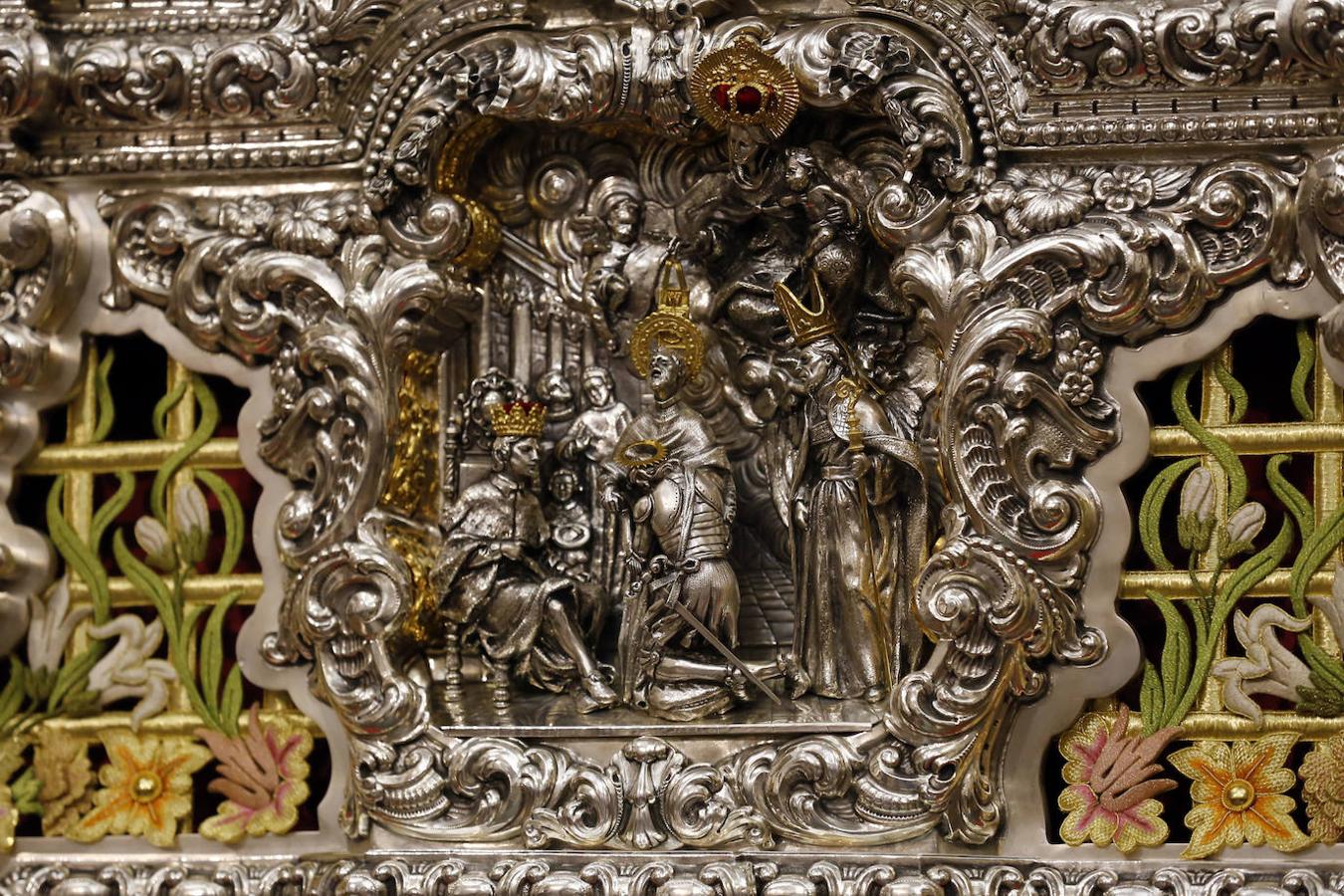 El nuevo respiradero del paso de la Virgen de la Merced de Córdoba, en imágenes