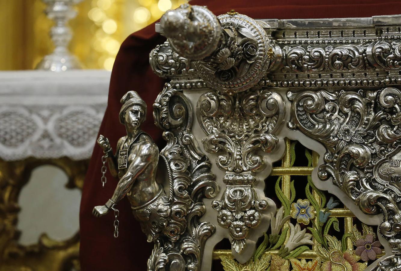 El nuevo respiradero del paso de la Virgen de la Merced de Córdoba, en imágenes