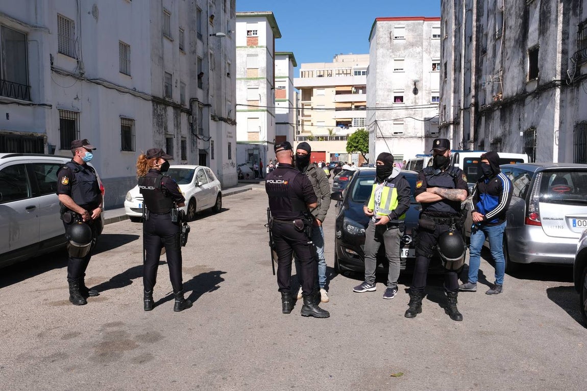 Operación antidroga en Los Milagros