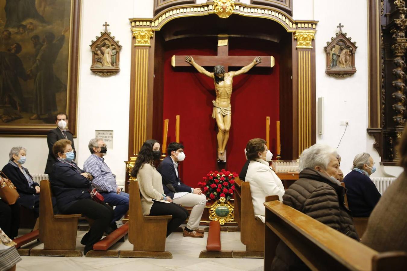 El Viernes de Dolores en la plaza de Capuchinos de Córdoba, en imágenes