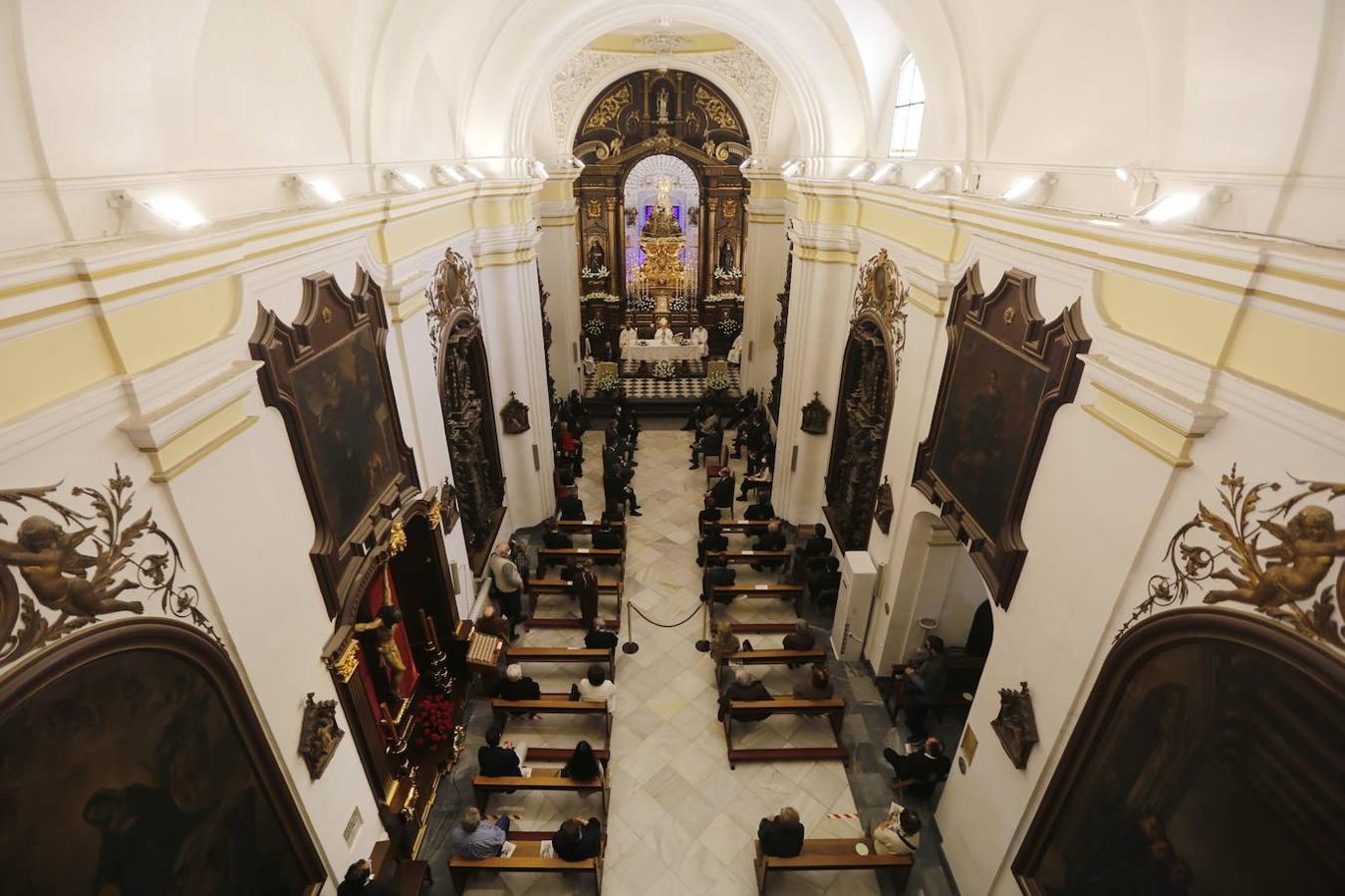 El Viernes de Dolores en la plaza de Capuchinos de Córdoba, en imágenes