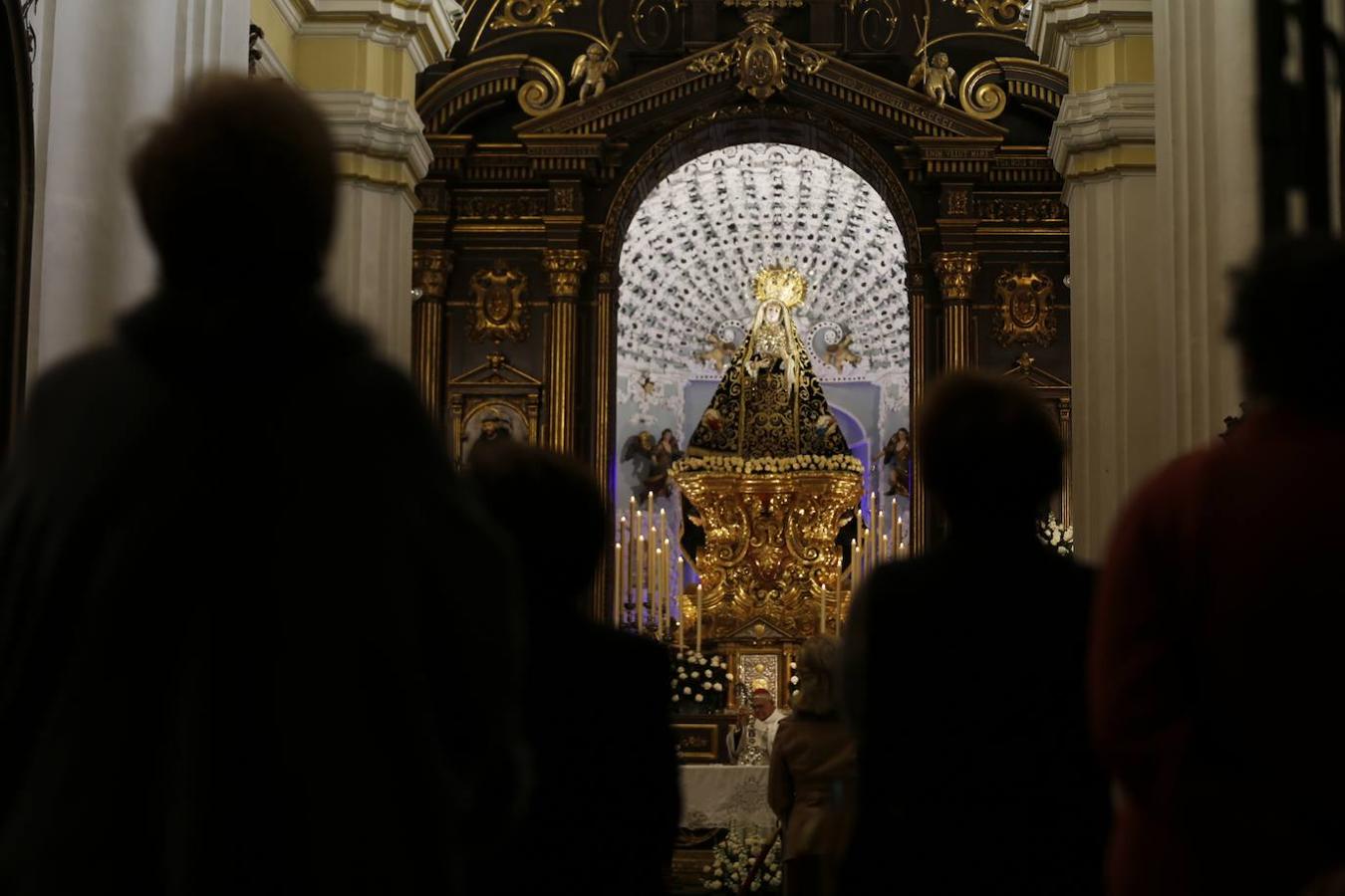 El Viernes de Dolores en la plaza de Capuchinos de Córdoba, en imágenes