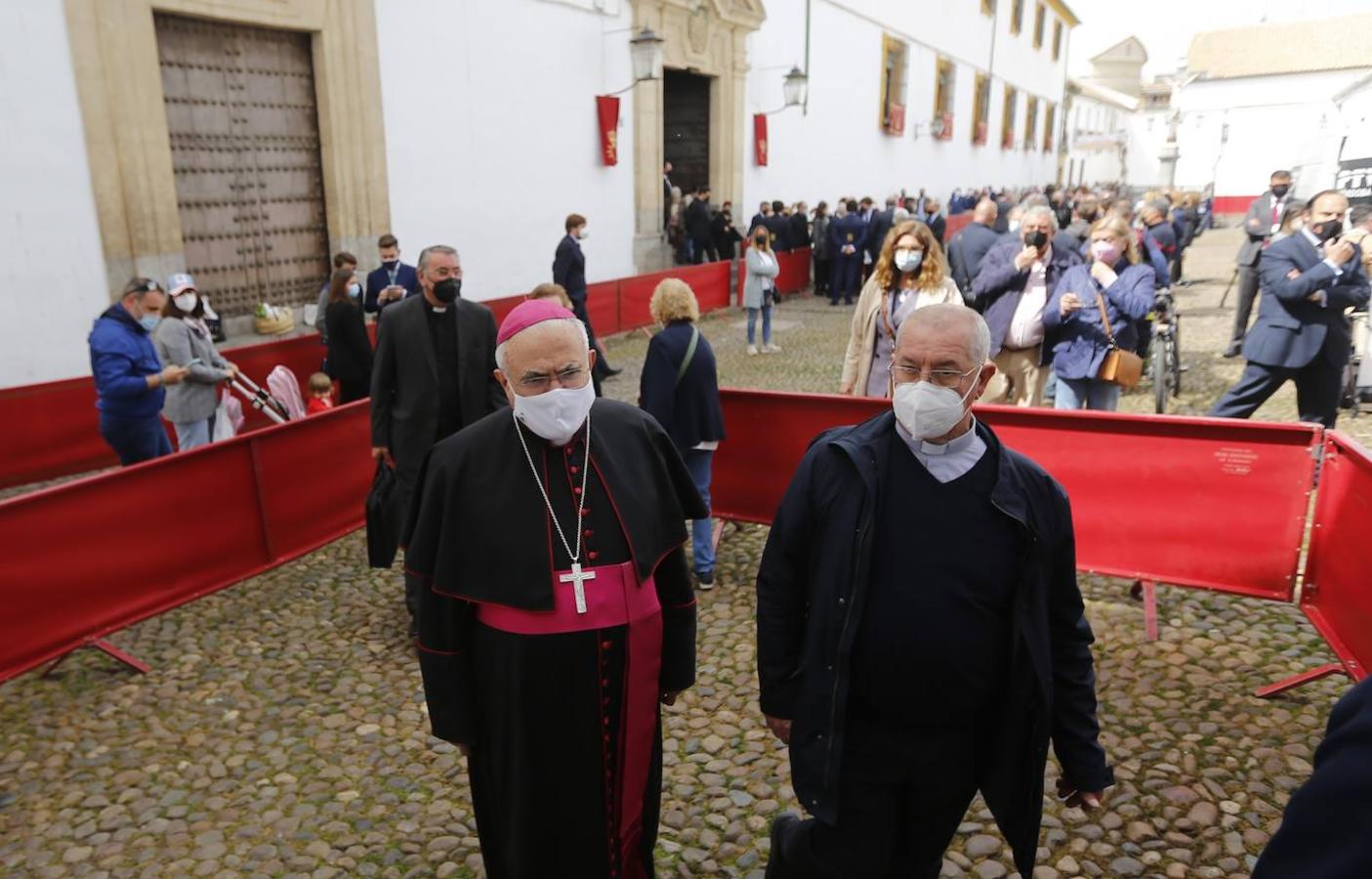 El Viernes de Dolores en la plaza de Capuchinos de Córdoba, en imágenes