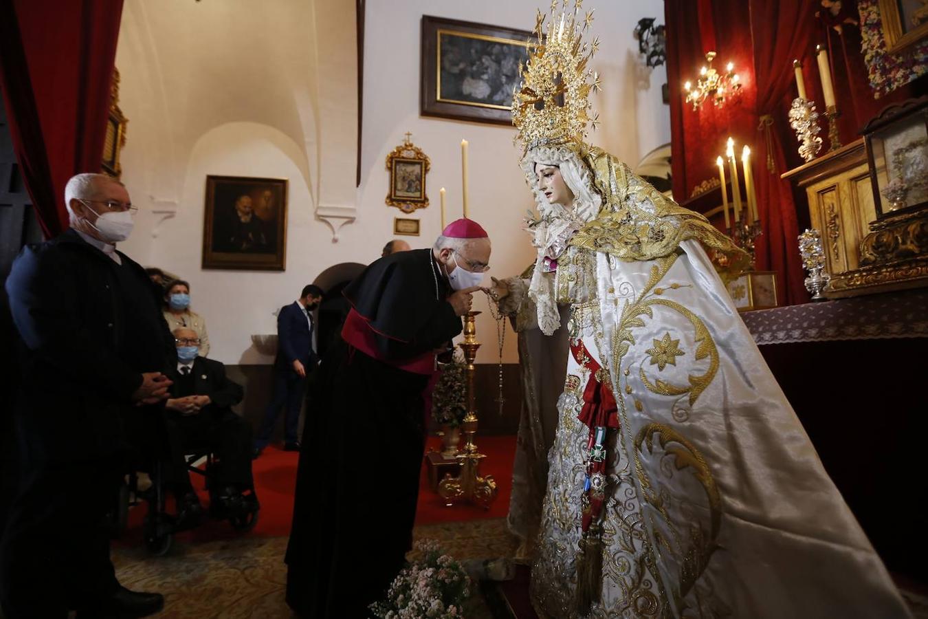 El Viernes de Dolores en la plaza de Capuchinos de Córdoba, en imágenes