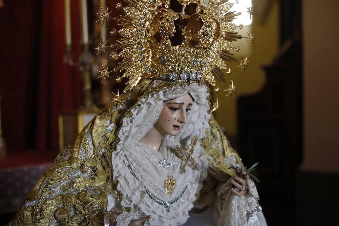 El Viernes de Dolores en la plaza de Capuchinos de Córdoba, en imágenes