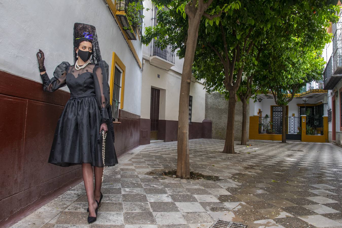 Modelos de mantilla por el Centro de Sevilla