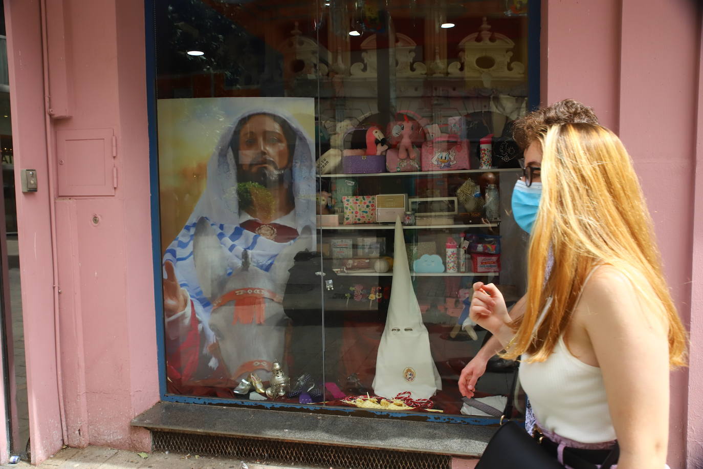 La Semana Santa de Córdoba, en los escaparates