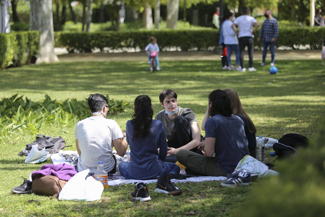 Los sevillanos aprovecharon para disfrutar de una Semana Santa 'alternativa'