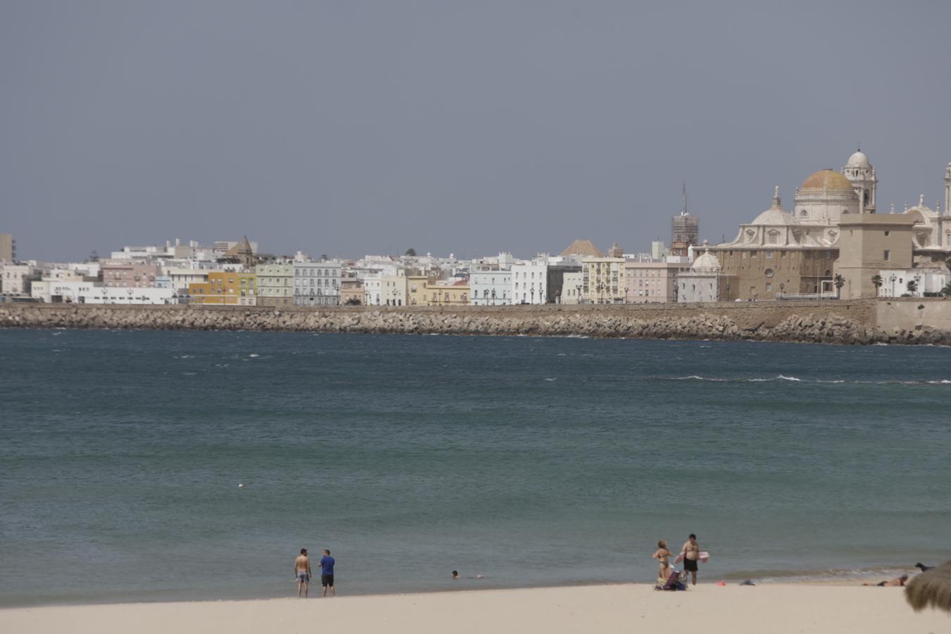 Las bellas imágenes que ha dejado en Cádiz una de las mareas más grandes del año