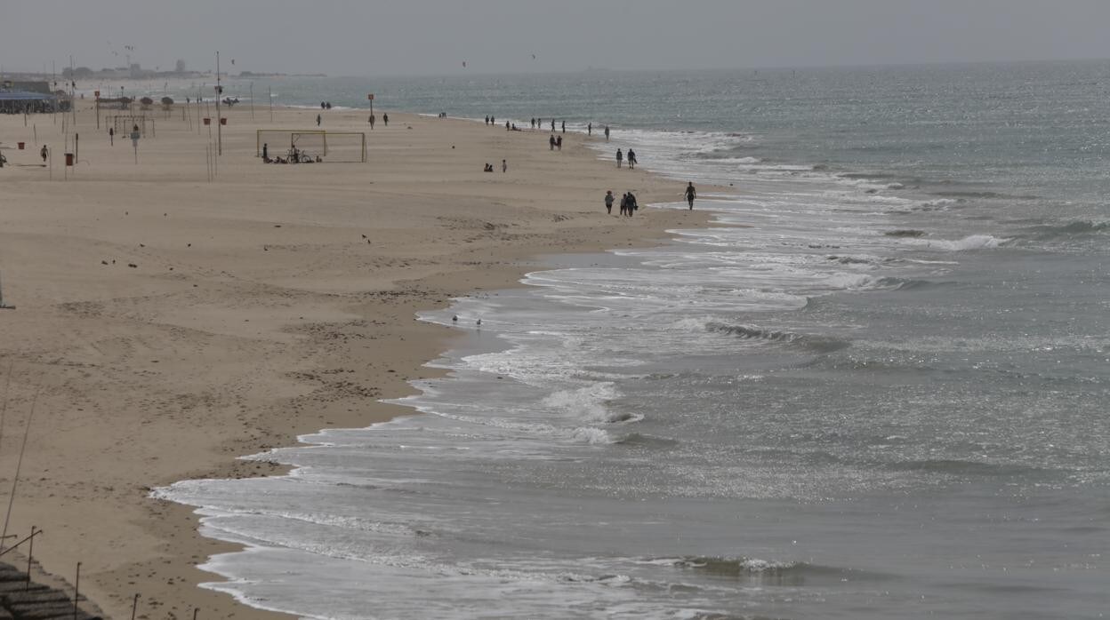 Las bellas imágenes que ha dejado en Cádiz una de las mareas más grandes del año