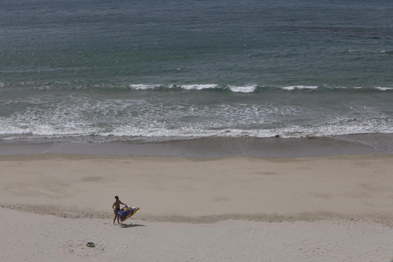 Las bellas imágenes que ha dejado en Cádiz una de las mareas más grandes del año