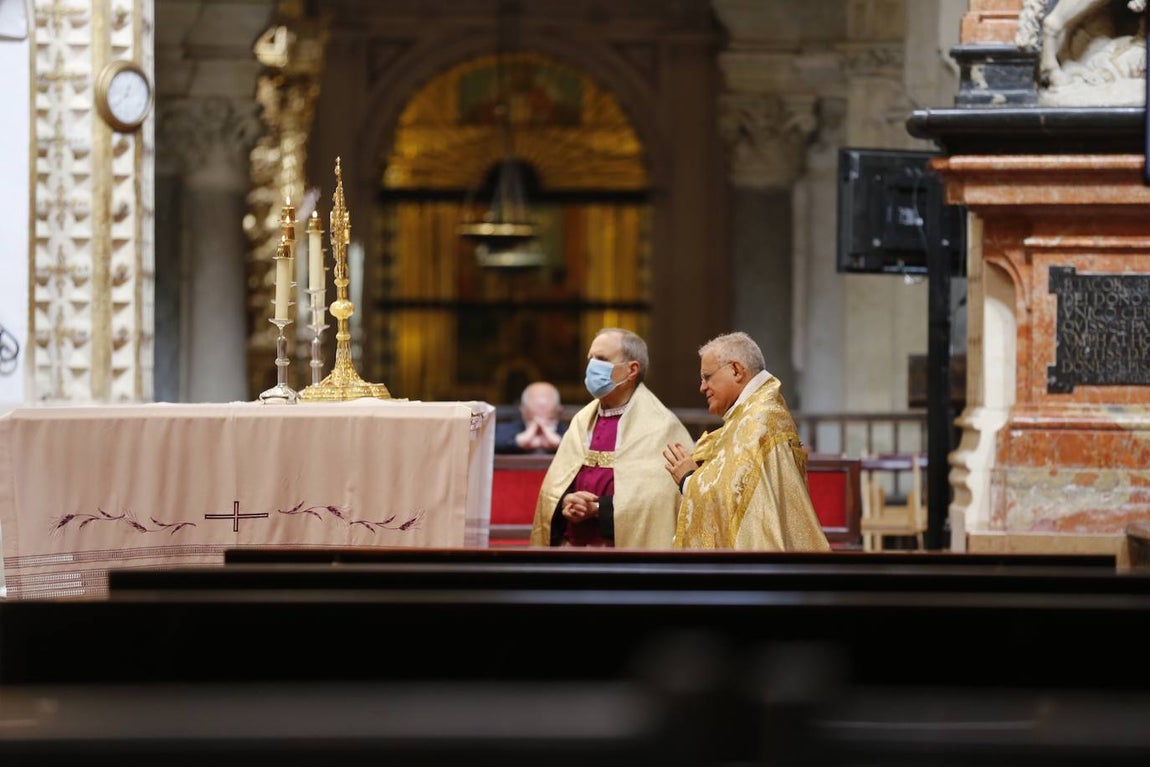 Semana Santa de Córdoba 2021 | Las imágenes del acto conjunto del Lunes Santo en la Catedral