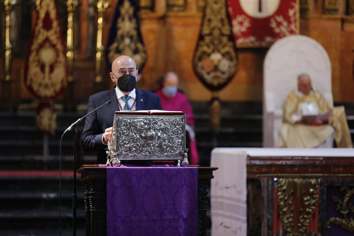 Semana Santa de Córdoba 2021 | Las imágenes del acto conjunto del Lunes Santo en la Catedral