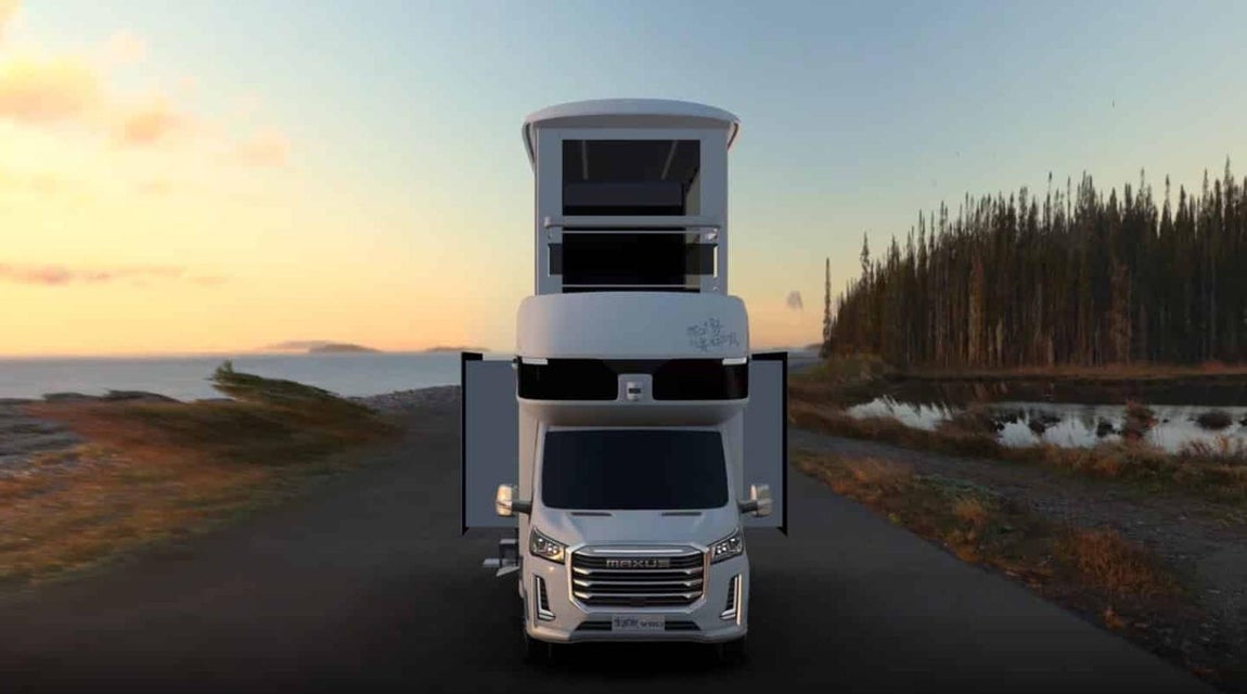 La autocaravana de lujo que triunfa en China. En los laterales presenta otros módulos que se pueden desplegar cuando está aparcada y que hacen que la planta baja posea un total de 20 metros cuadrados.