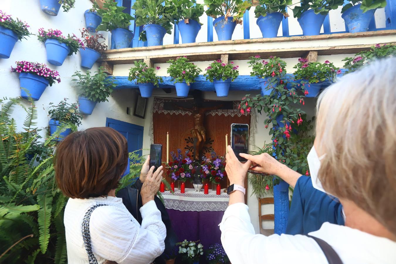 Los Patios de Córdoba del Jueves Santo, en imágenes