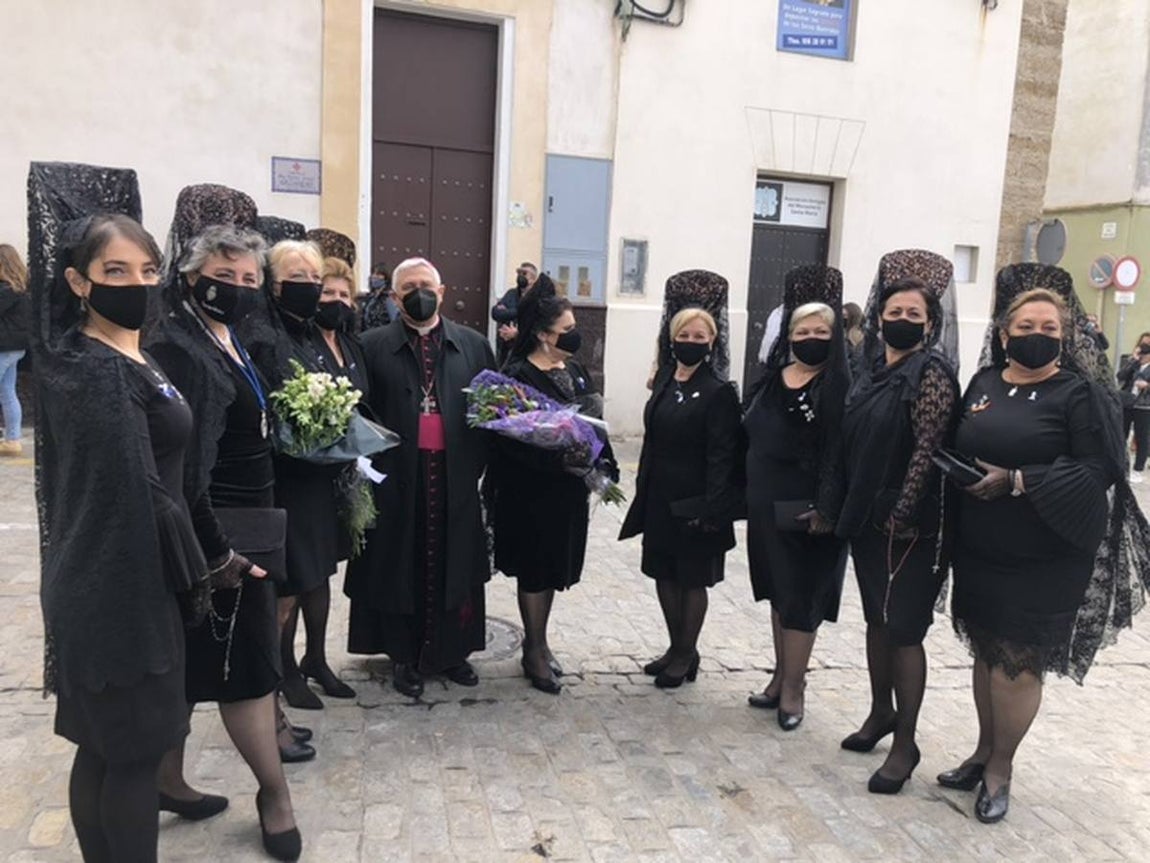 Fotos: las mejores imágenes del Jueves Santo en Cádiz