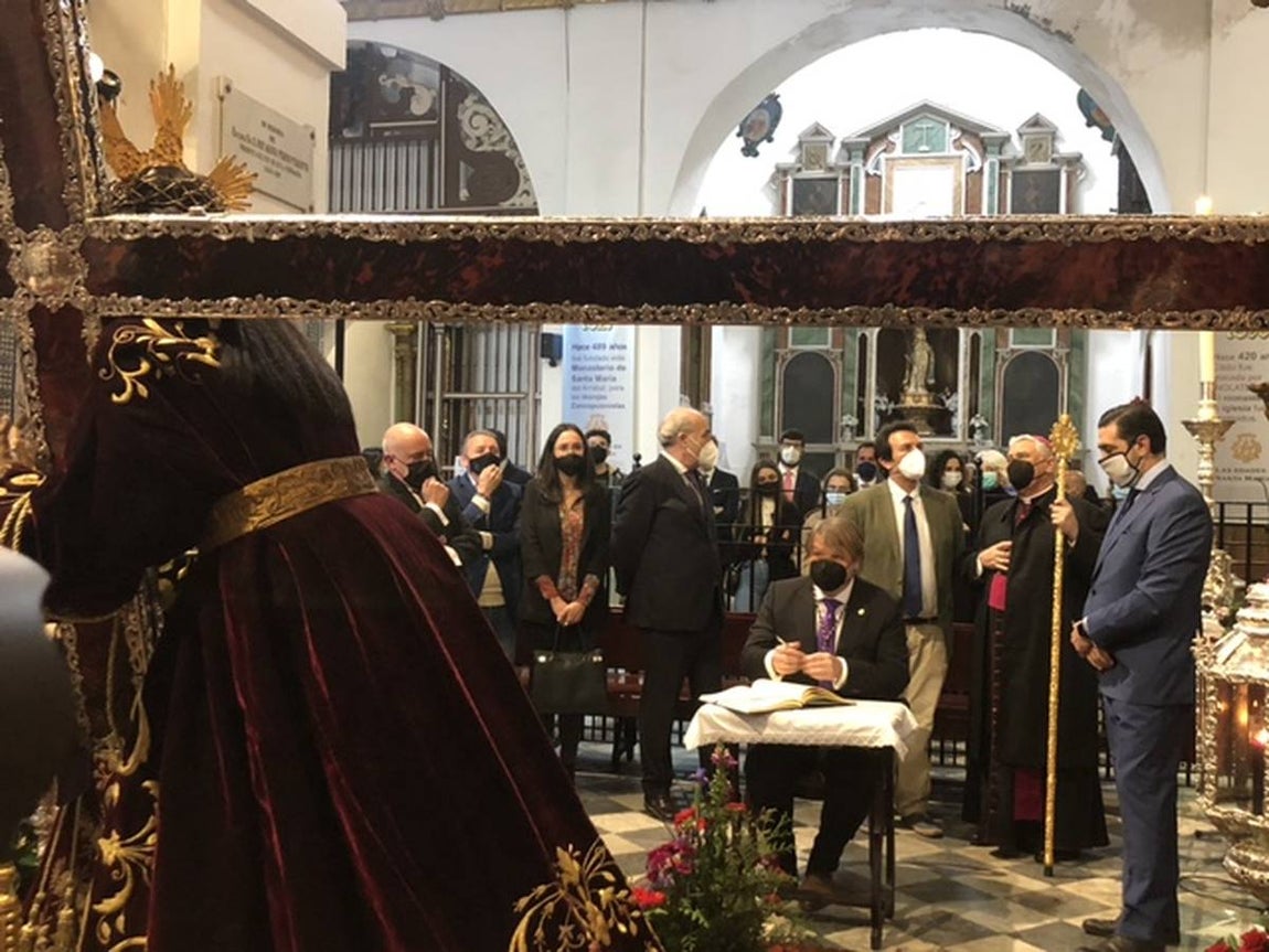 Fotos: las mejores imágenes del Jueves Santo en Cádiz