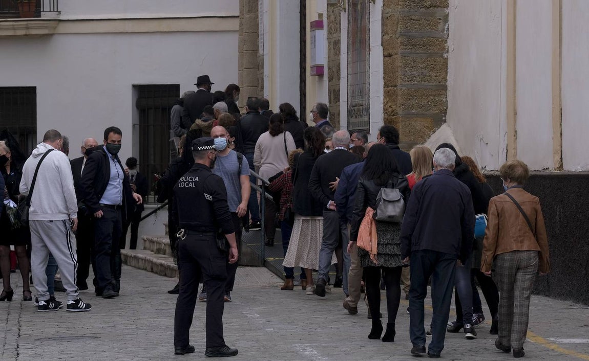 Fotos: las mejores imágenes del Jueves Santo en Cádiz