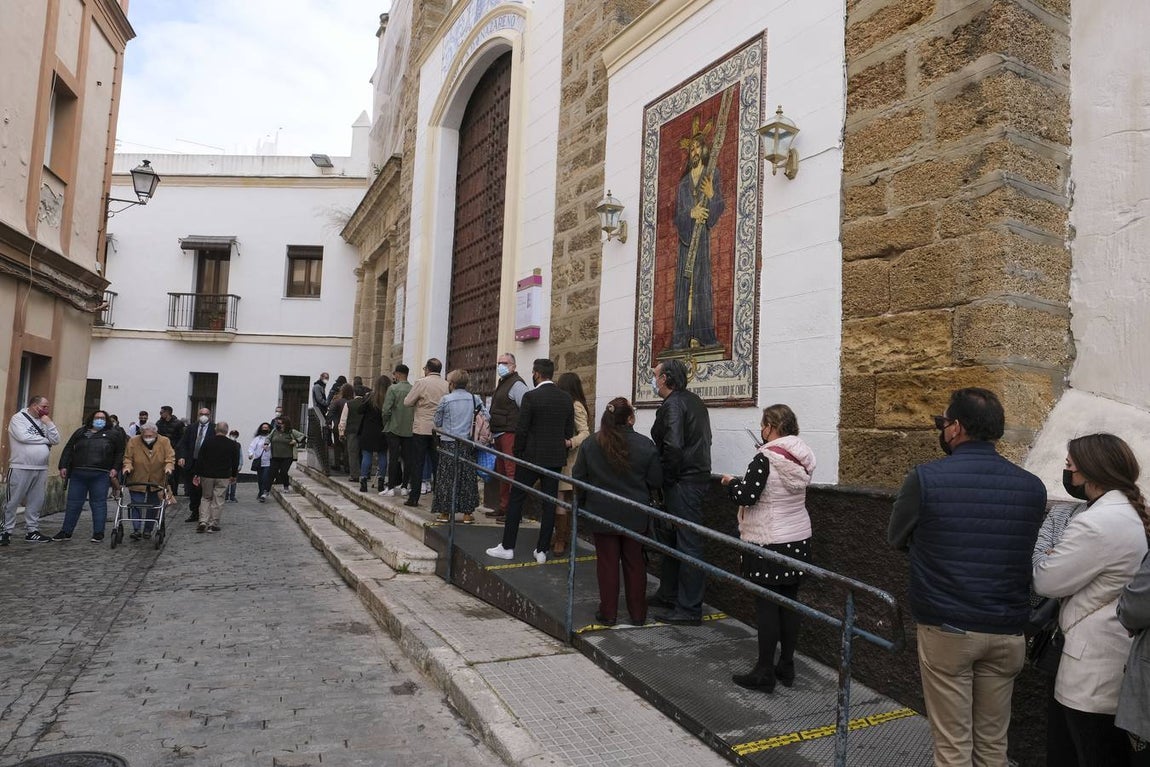 Fotos: las mejores imágenes del Jueves Santo en Cádiz