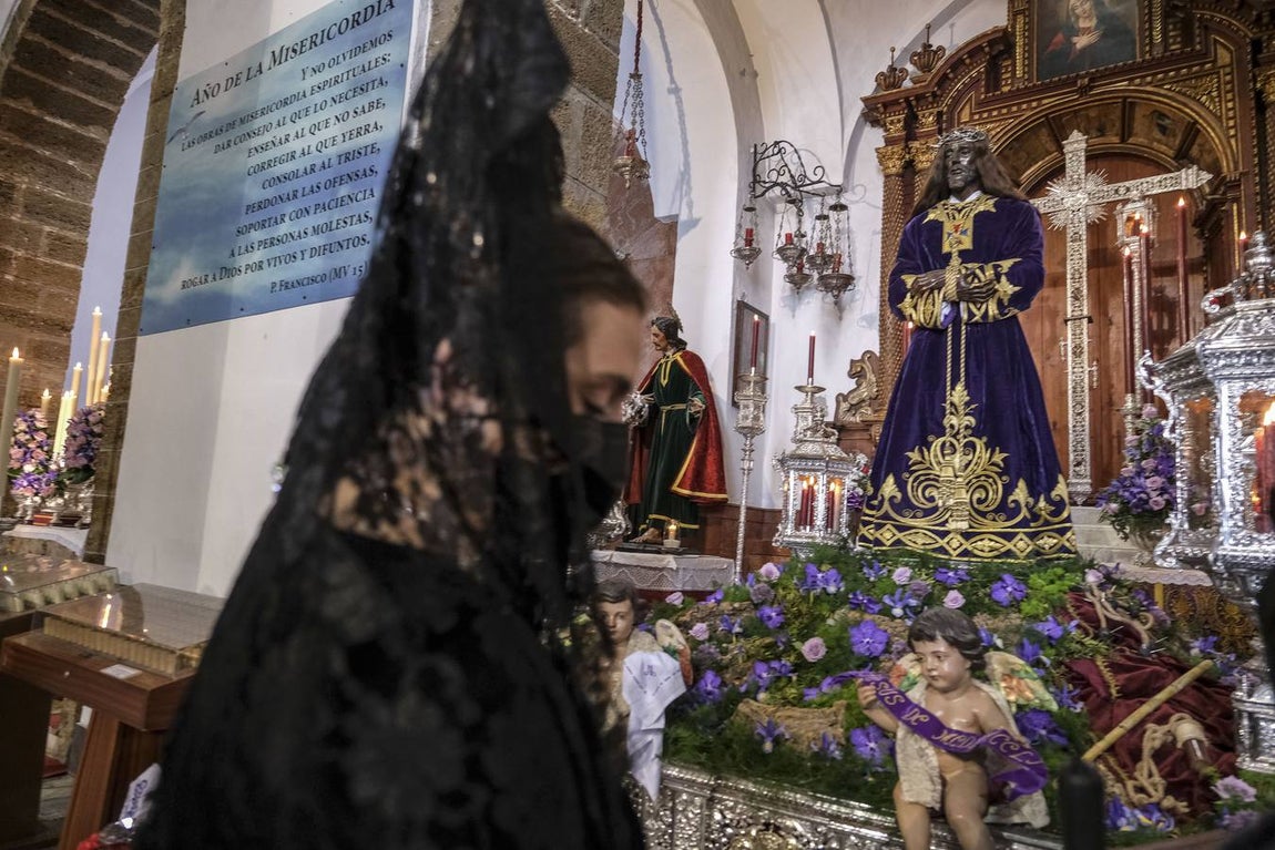 Fotos: las mejores imágenes del Jueves Santo en Cádiz