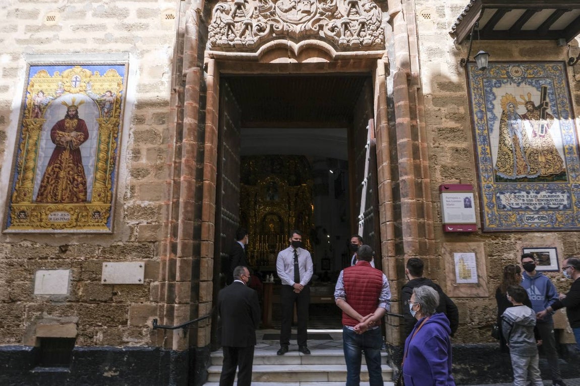 Fotos: las mejores imágenes del Jueves Santo en Cádiz