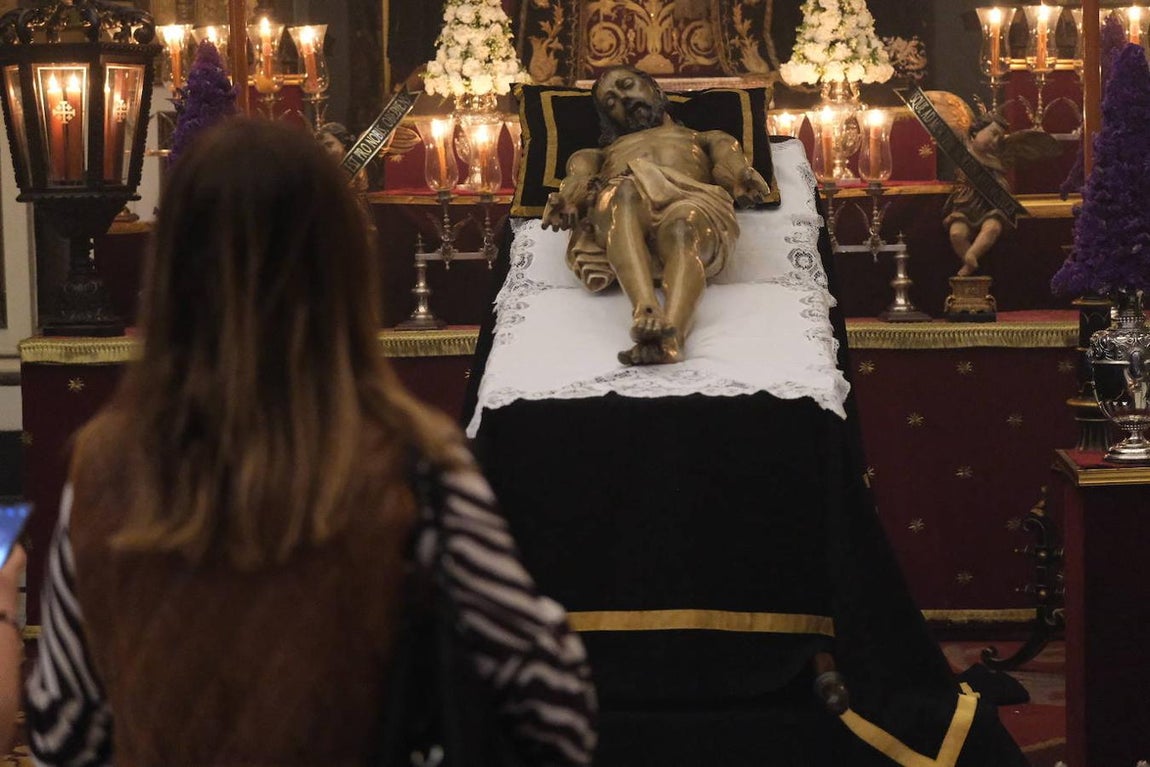 Semana Santa de Córdoba 2021 | Las imágenes del Santo Sepulcro el Viernes Santo
