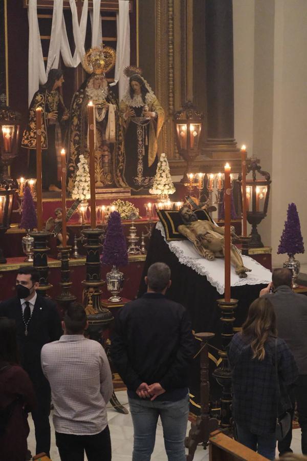 Semana Santa de Córdoba 2021 | Las imágenes del Santo Sepulcro el Viernes Santo