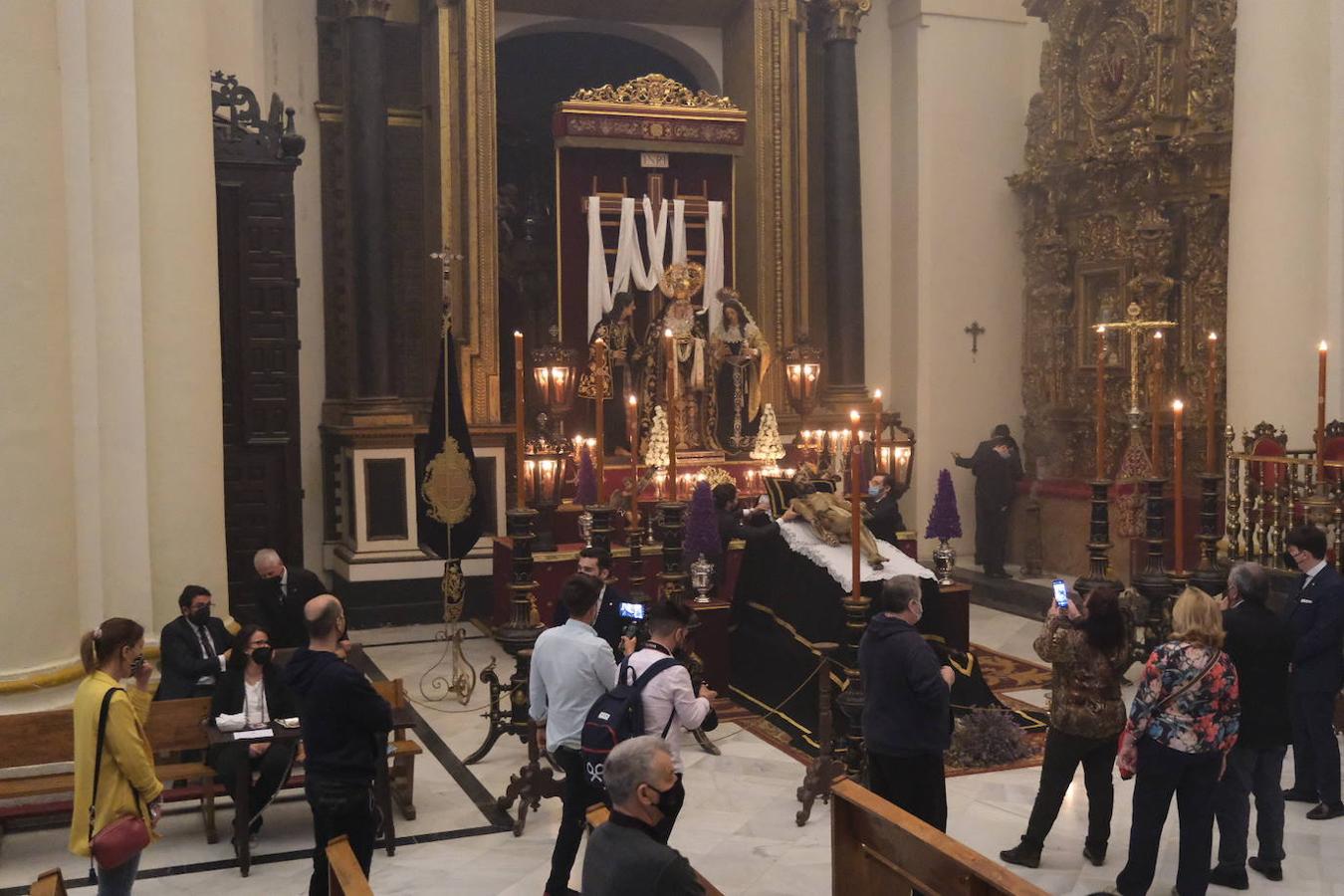 Semana Santa de Córdoba 2021 | Las imágenes del Santo Sepulcro el Viernes Santo