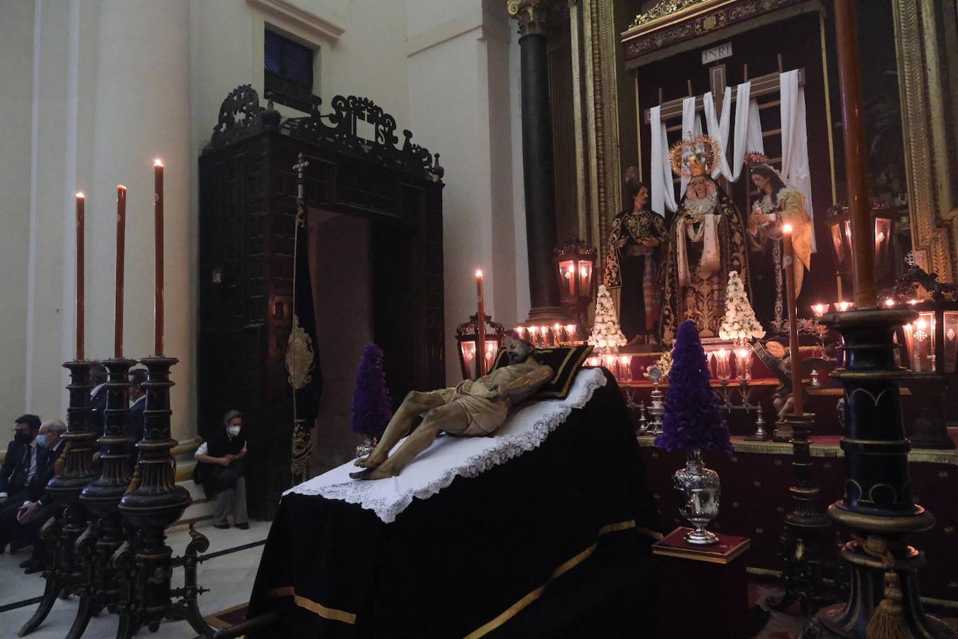 Semana Santa de Córdoba 2021 | Las imágenes del Santo Sepulcro el Viernes Santo