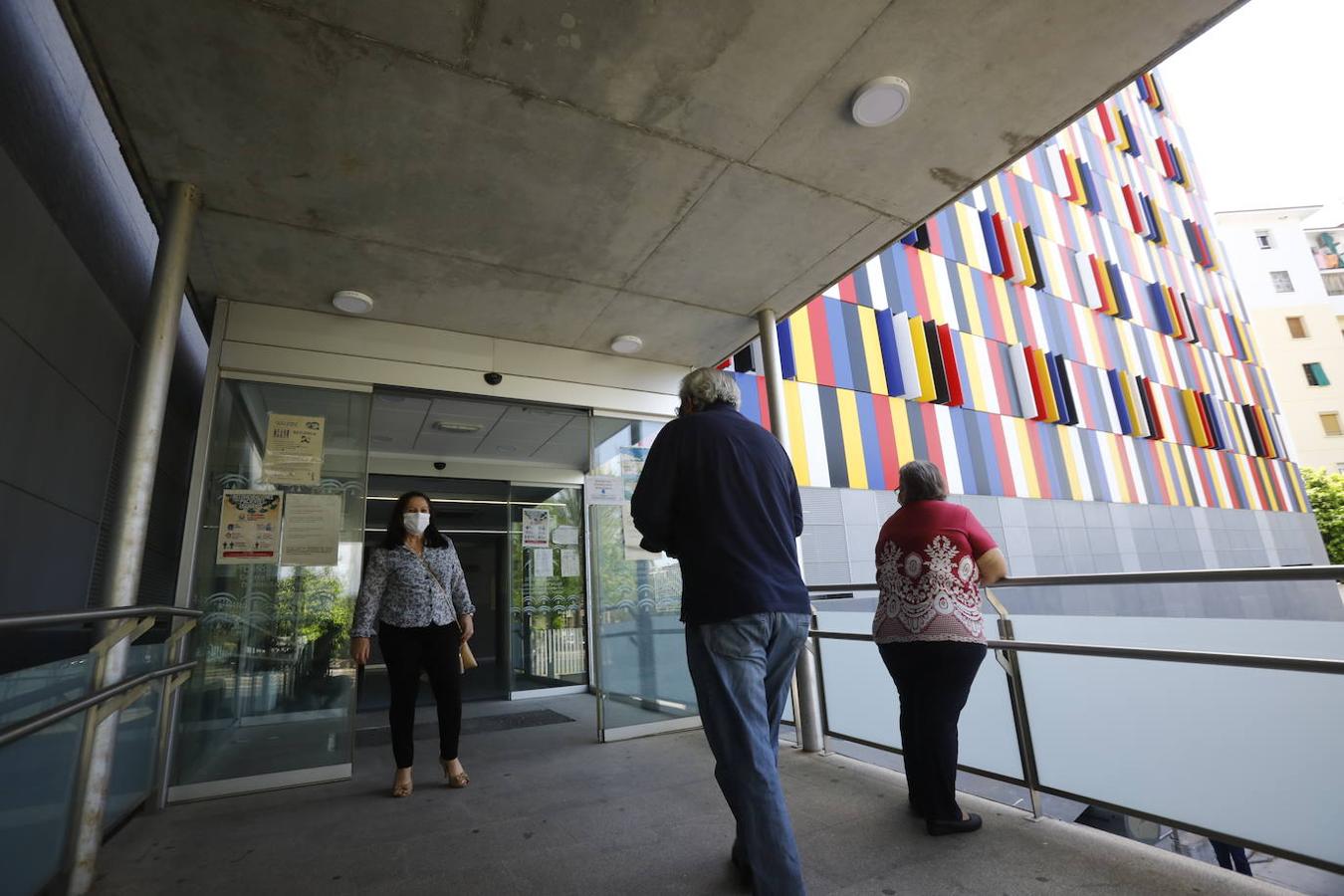 La vacunación con AstraZeneca en el centro de salud del Sector Sur de Córdoba, en imágenes