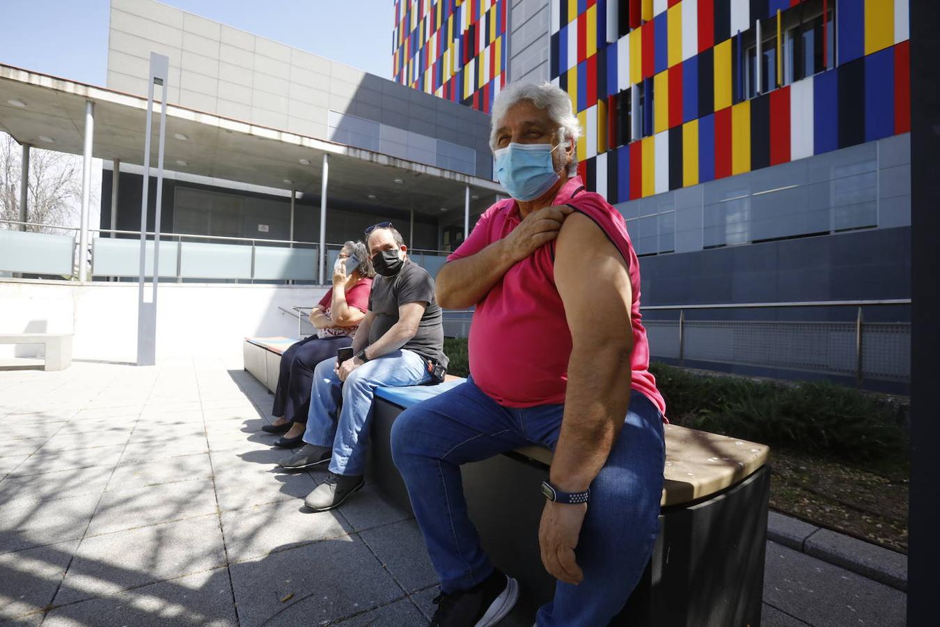 La vacunación con AstraZeneca en el centro de salud del Sector Sur de Córdoba, en imágenes