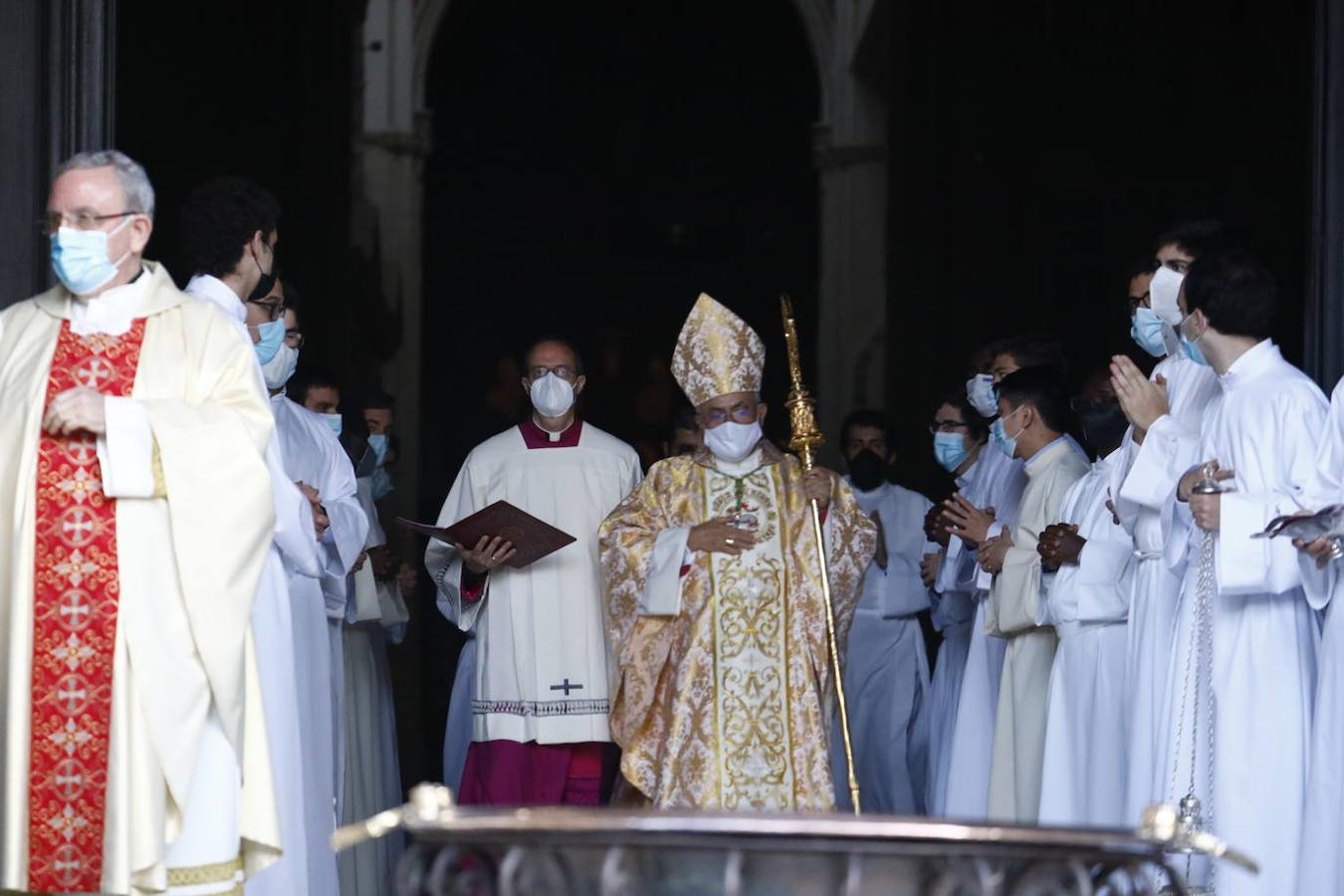 La Vigilia Pascual en la Catedral de Córdoba, en imágenes