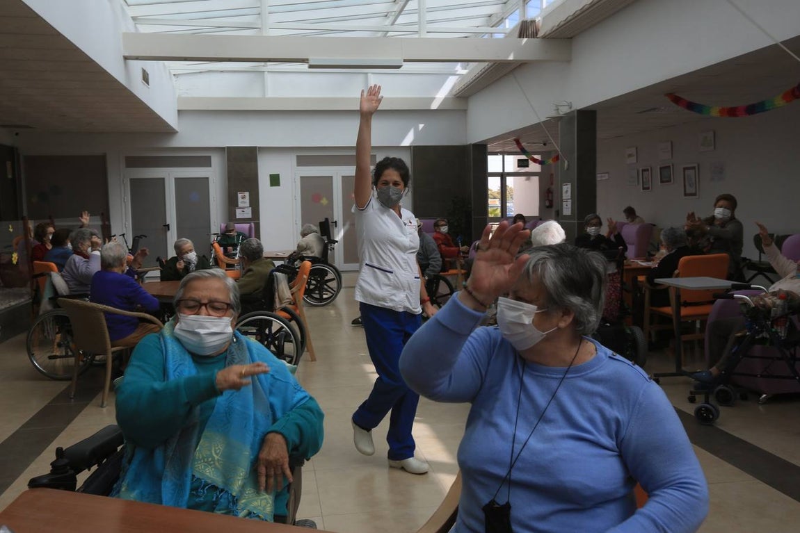 La vida vuelve a sonreír en las residencias