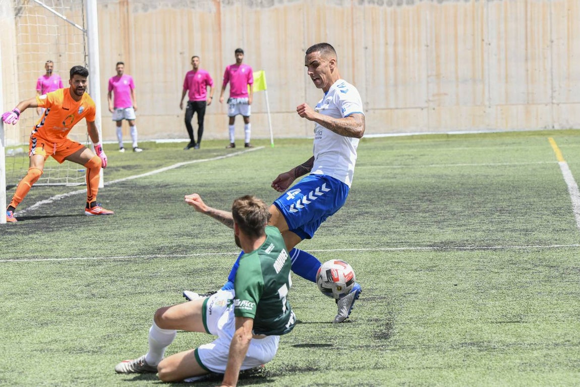 Las mejores imágenes del gol y el penalti en el Tamaraceite - Córdoba CF