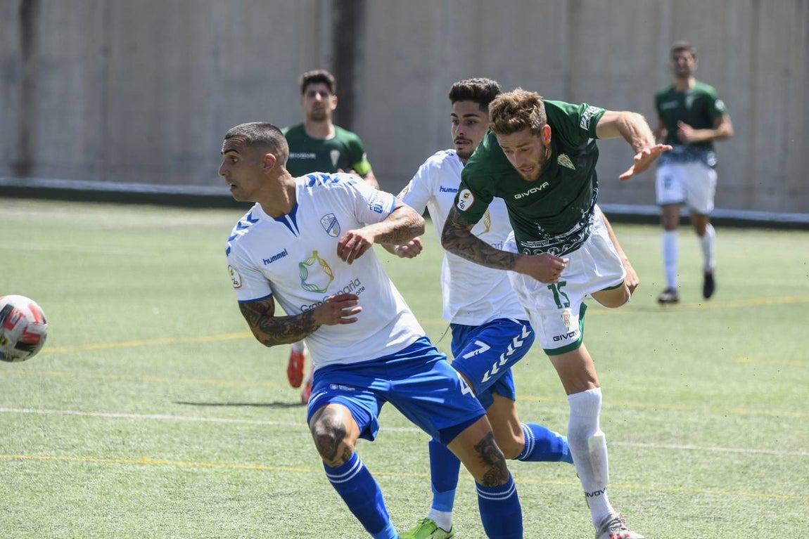 Las mejores imágenes del gol y el penalti en el Tamaraceite - Córdoba CF