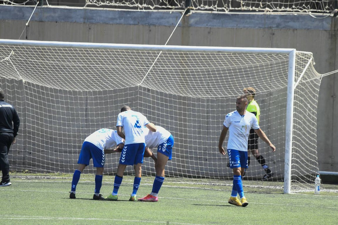 Las mejores imágenes del gol y el penalti en el Tamaraceite - Córdoba CF