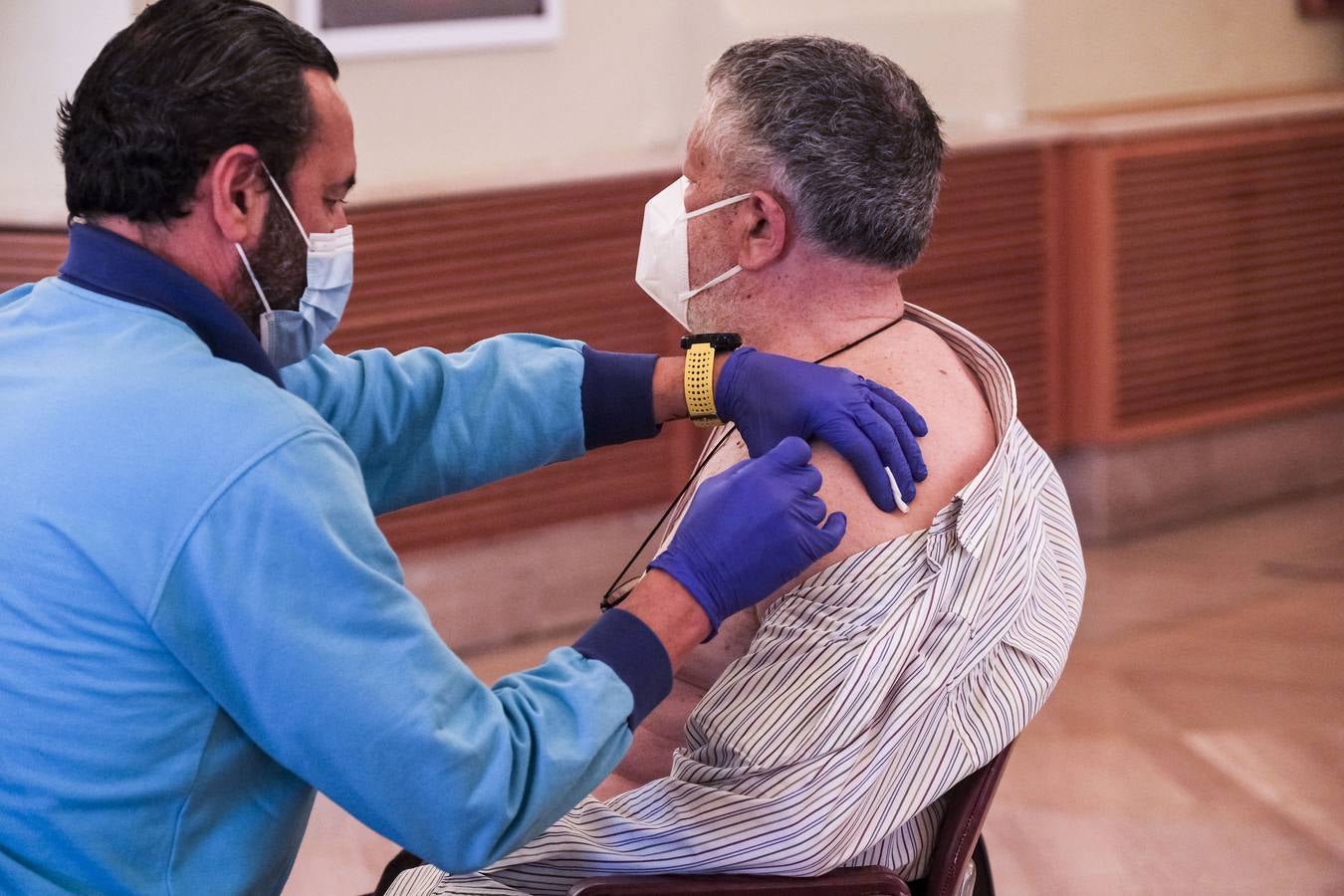 Fotos: Jornada de vacunación ante el Covid en el Palacio de Congresos de Cádiz