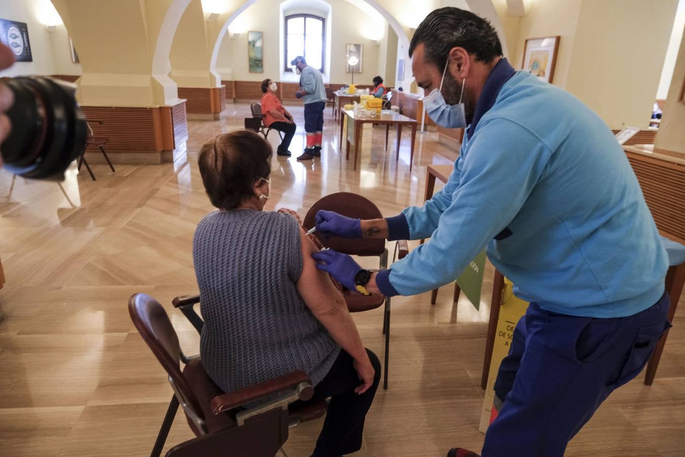 Fotos: Jornada de vacunación ante el Covid en el Palacio de Congresos de Cádiz