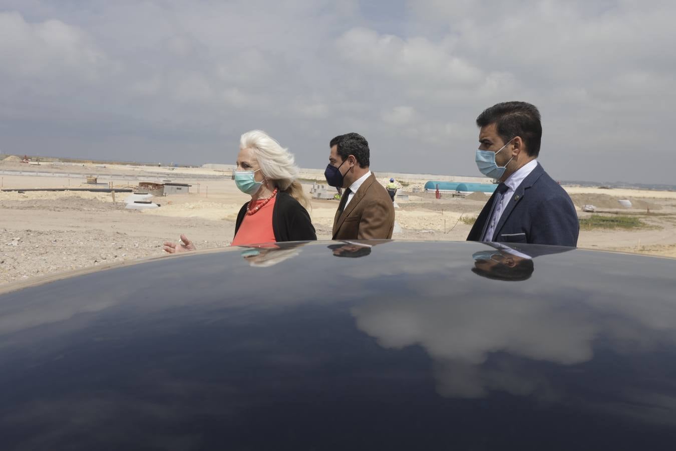 FOTOS: Juanma Moreno, el primer presidente de la Junta de Andalucía que visita el puerto de Cádiz