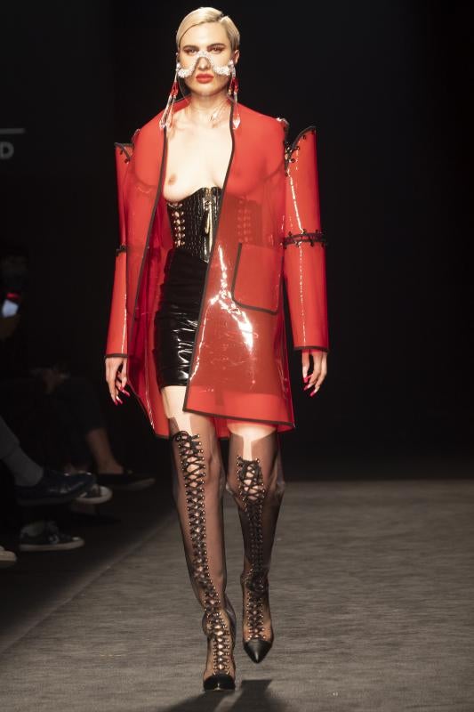 Desfile de Maya Hansen. 