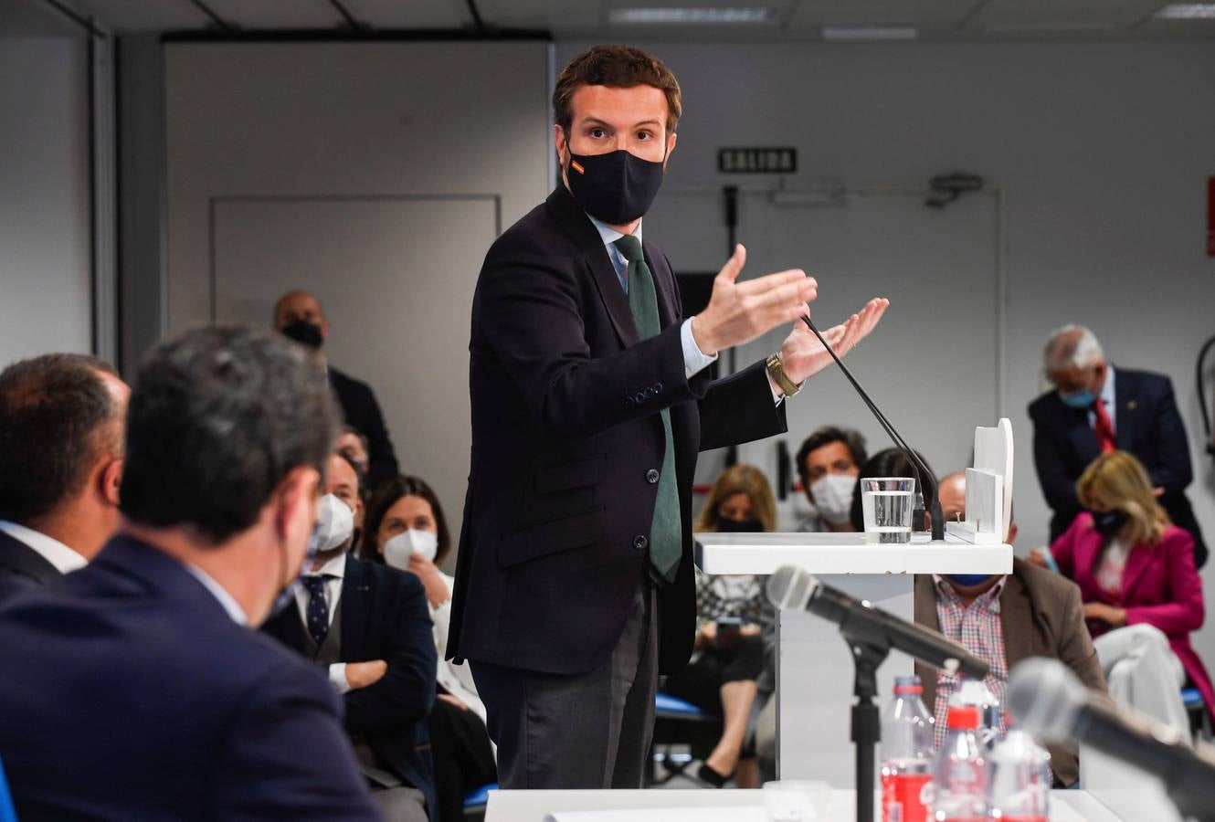 Encuentro en Granada de Juanma Moreno y Pablo Casado