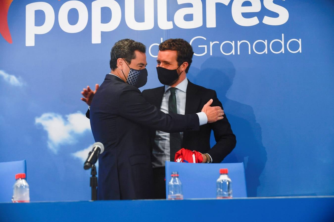 Encuentro en Granada de Juanma Moreno y Pablo Casado