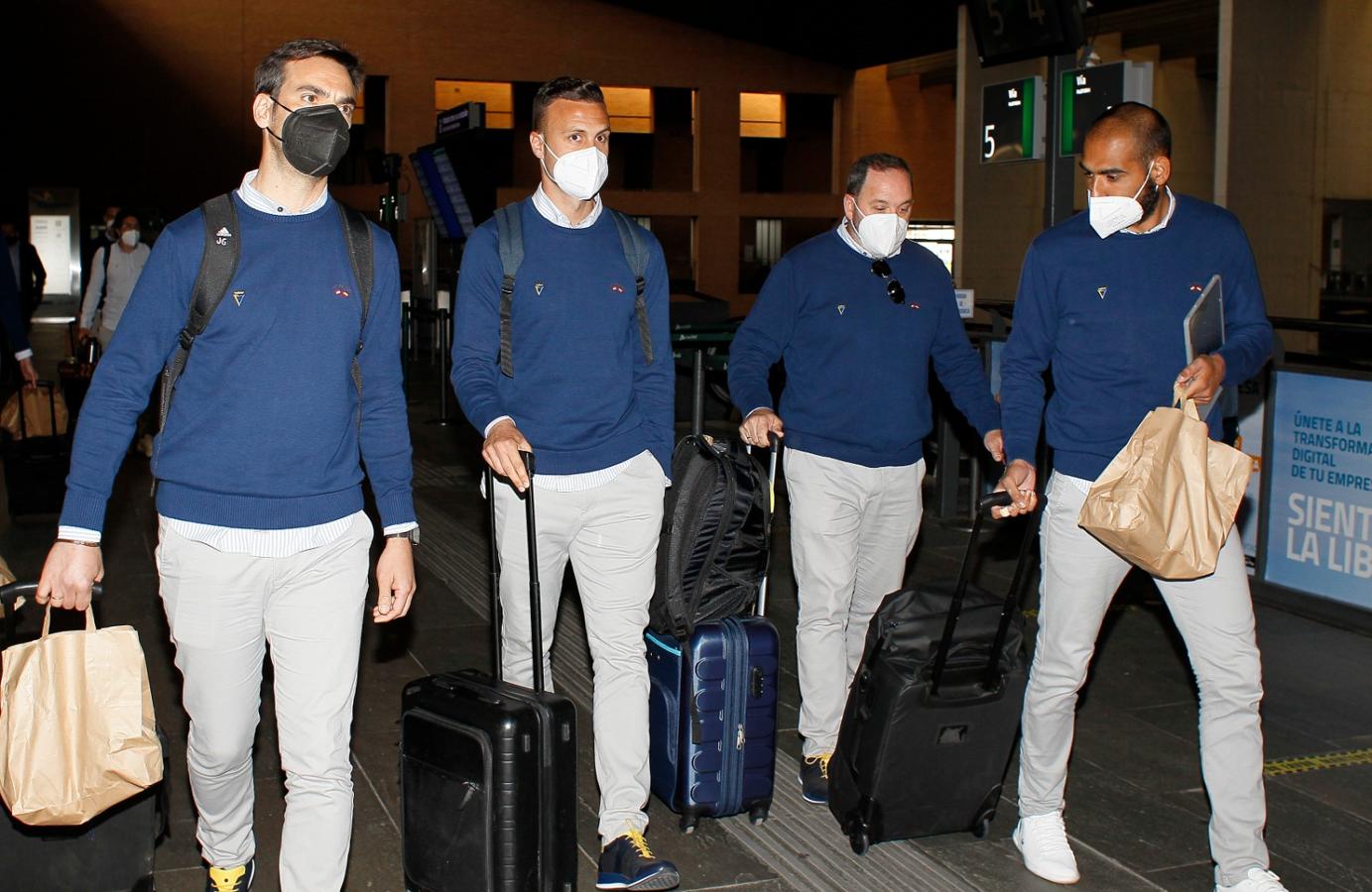 FOTOS: El Cádiz CF, rumbo a Madrid para medirse al Getafe