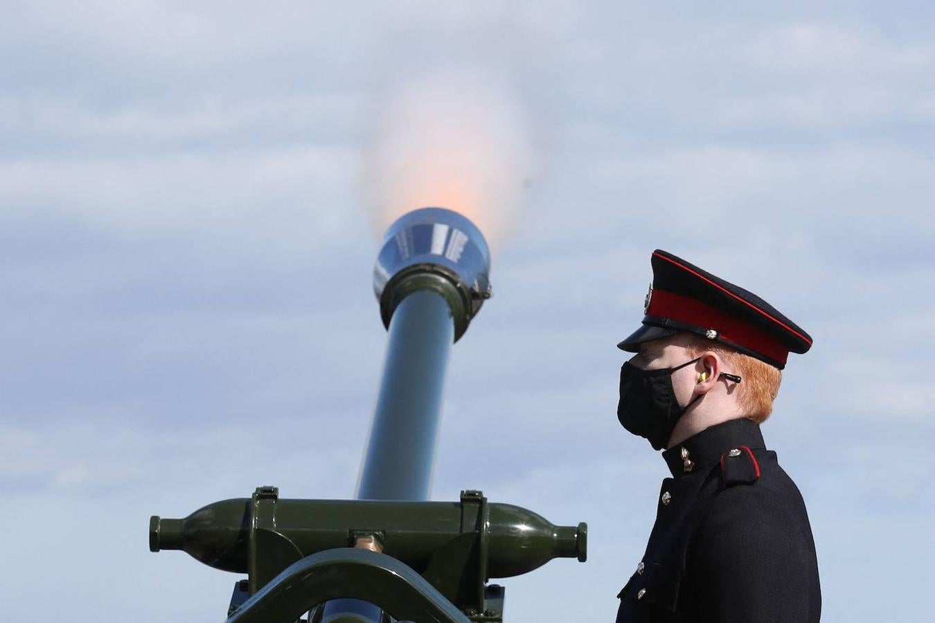 Salvas en honor del Príncipe Felipe desde el castillo de Edimburgo. 