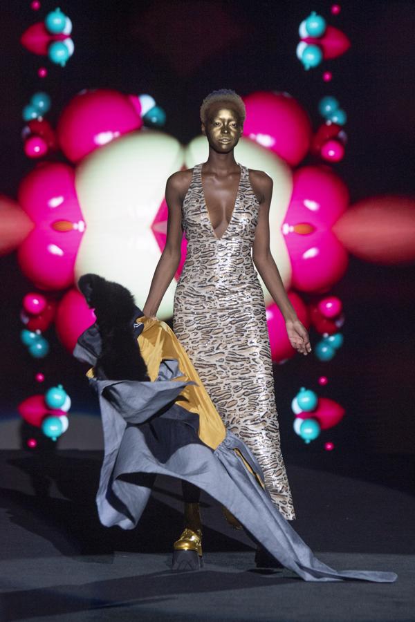 Vestido ajustado de paillete de estampado animal. 