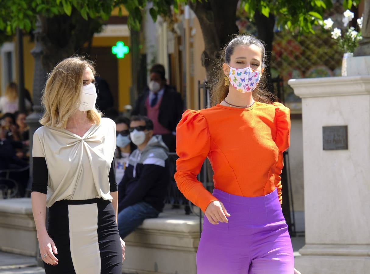 Ambiente primaveral por las calles de Sevilla