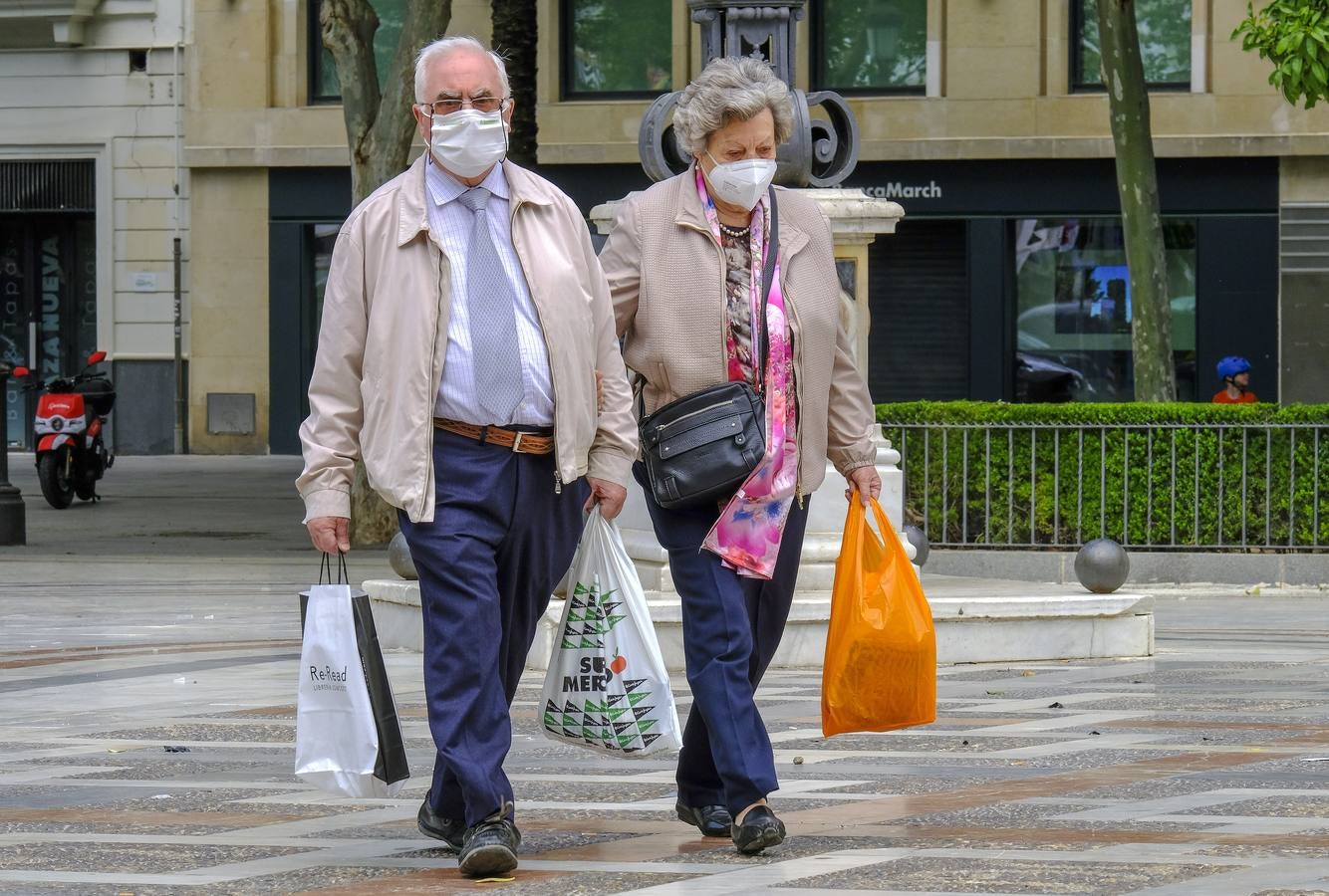 Ambiente primaveral por las calles de Sevilla