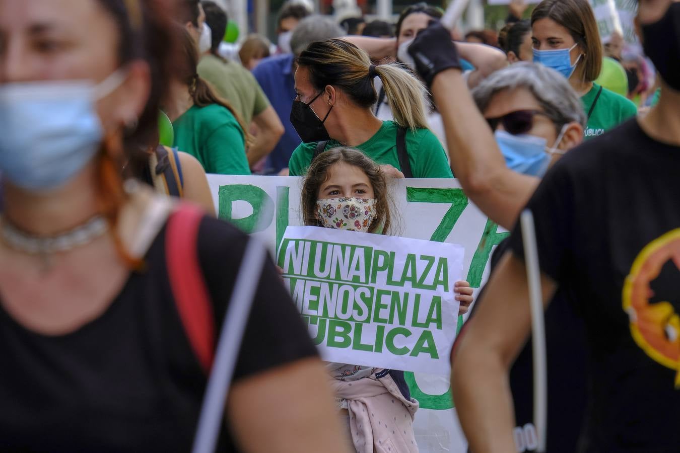 Manifestación de padres para protestar por los recortes en la educación pública