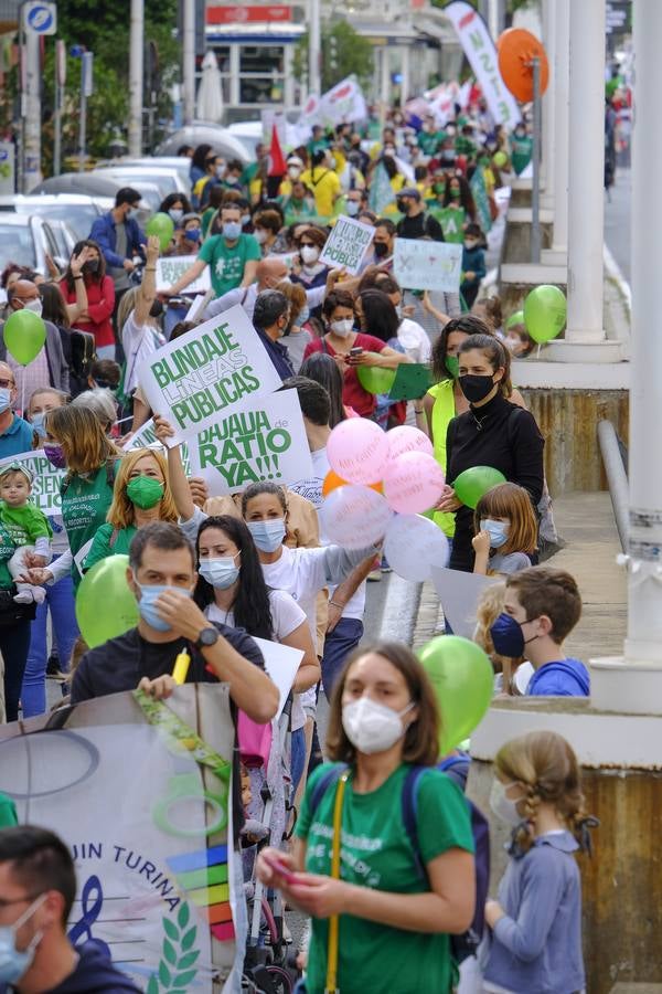 Manifestación de padres para protestar por los recortes en la educación pública