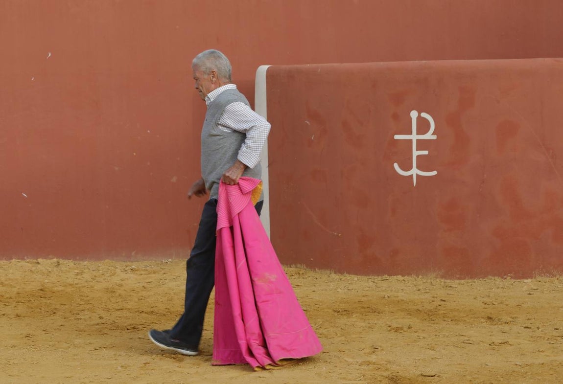 Antonio Ruiz 'Espartaco' celebró su ochenta cumpleaños toreando con los 'suyos'